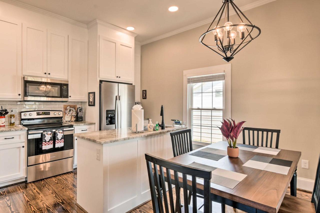 Ideally Located Penne Place With Deck And Grill Greenville Esterno foto