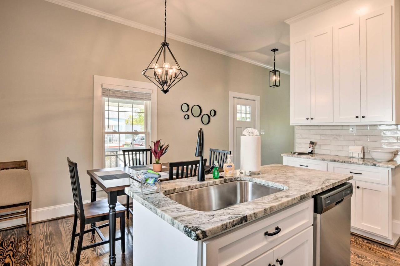 Ideally Located Penne Place With Deck And Grill Greenville Esterno foto